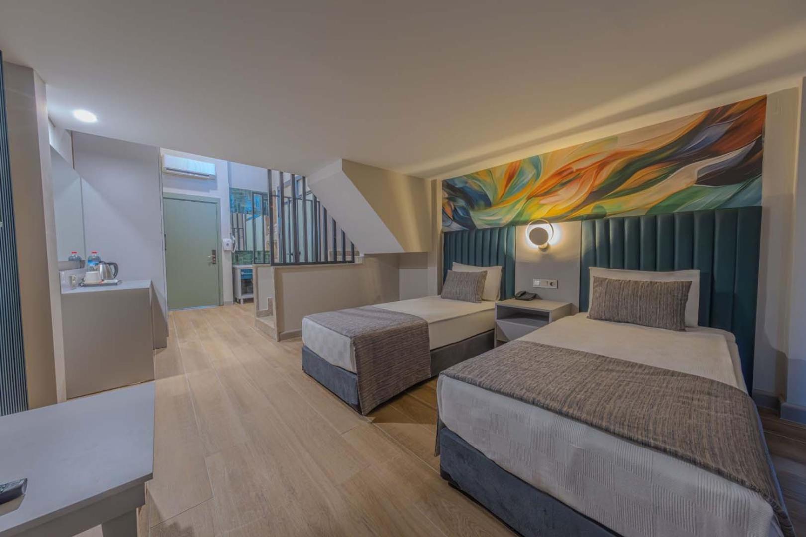Otel Dream Fun World Side